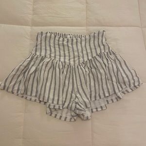 Vestique Striped Shorts